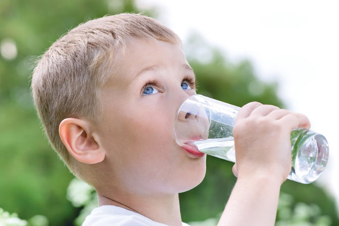 Питьевая вода и ребенок – сложные отношения